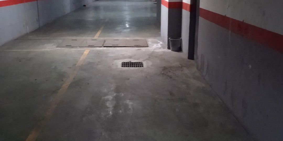 Parking en venta en  calle del Párroco Antonio González Abato, Sevilla  1/1