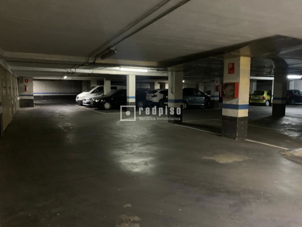 Parking en alquiler en calle Del Pintor Genaro Lahuerta, Rascanya, Valencia 7/8