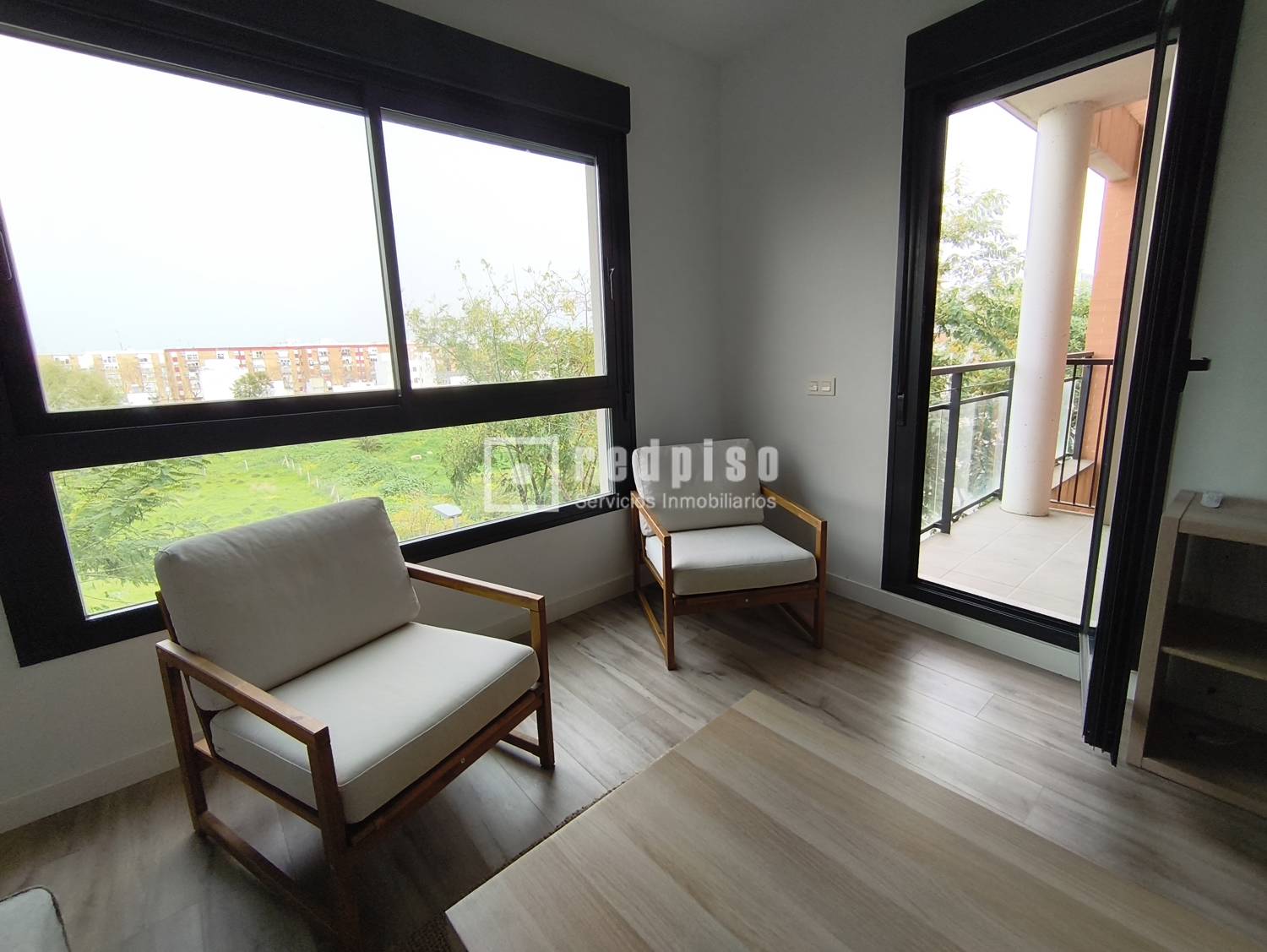 Piso en alquiler en  calle Poeta Muñoz San Román, Camas, Sevilla  1/1