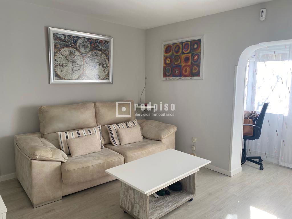 Piso en venta en calle De Godella, Villaverde, Madrid 9/18