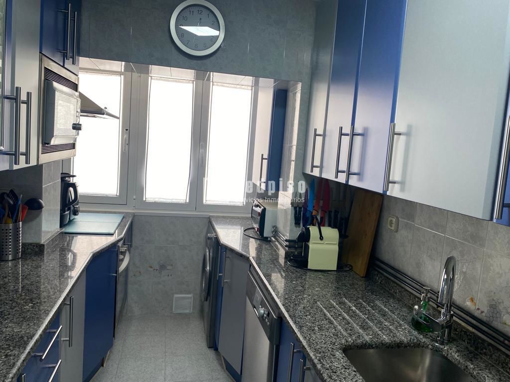 Piso en venta en calle De Godella, Villaverde, Madrid 8/18