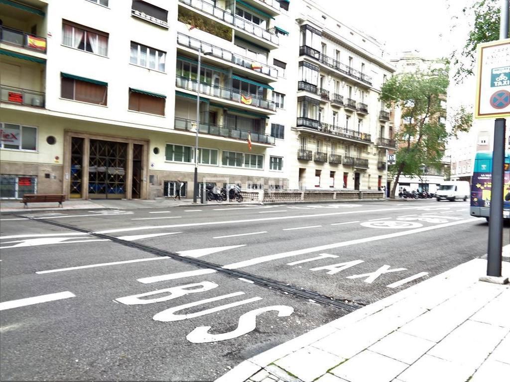 Garaje en venta en calle De Almagro, Madrid, Madrid 9/9