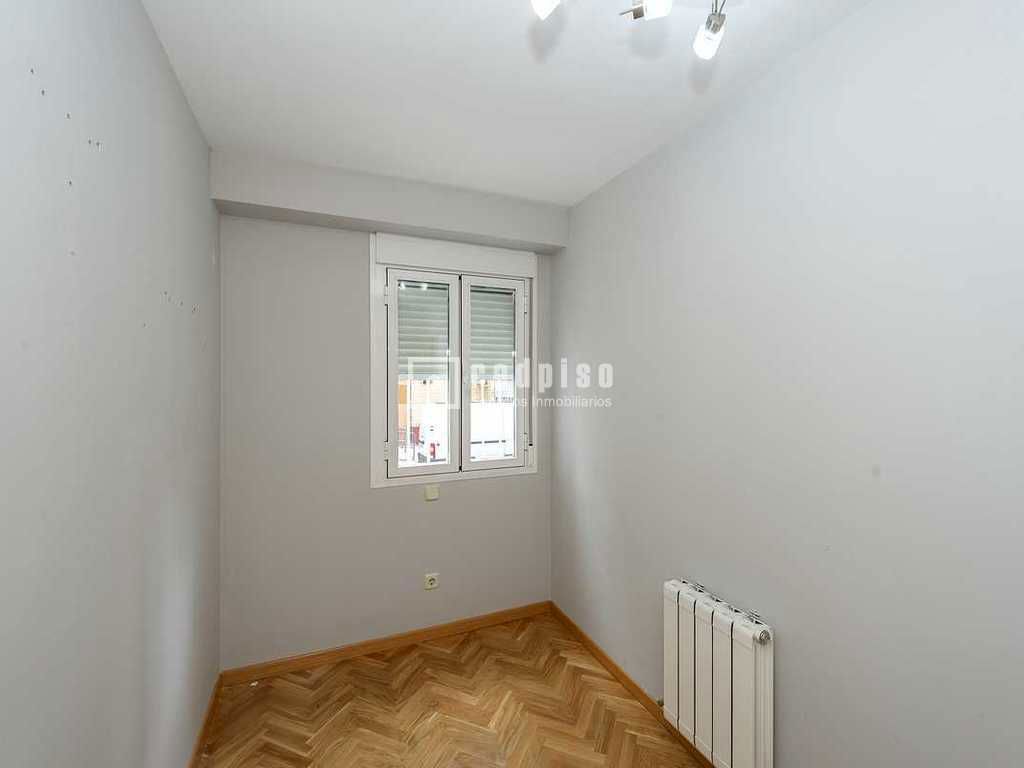 Piso en venta en calle De Godella, Madrid, Madrid 17/27