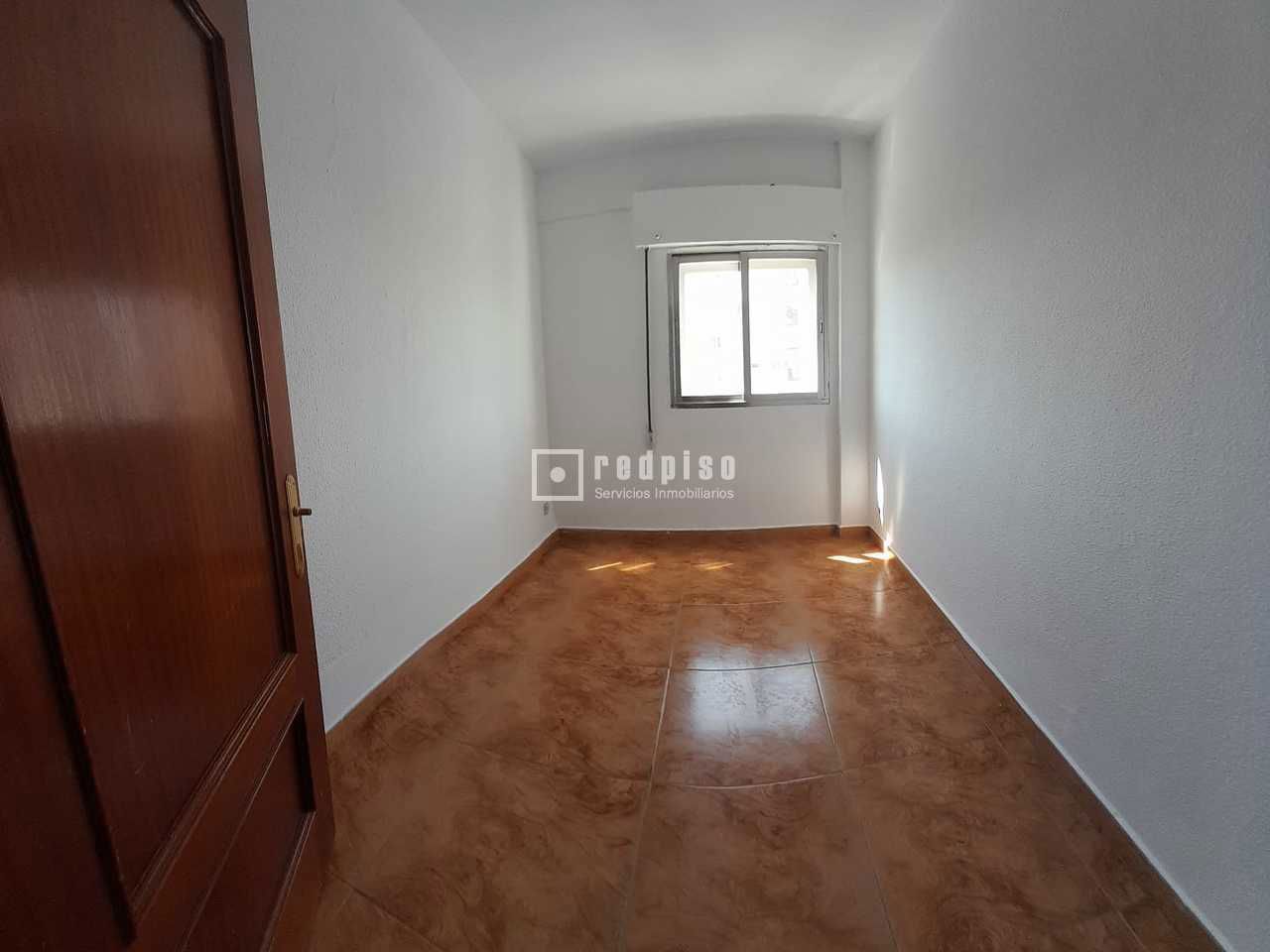 Piso en venta en calle De Moncada, Villaverde, Madrid 10/20