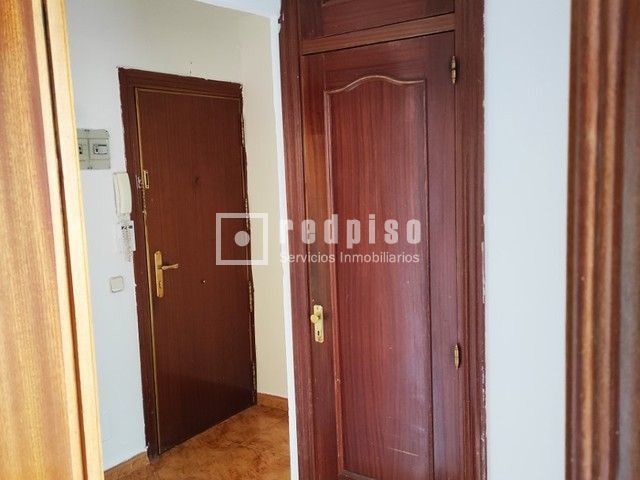 Piso en venta en calle De Moncada, Villaverde, Madrid 5/20