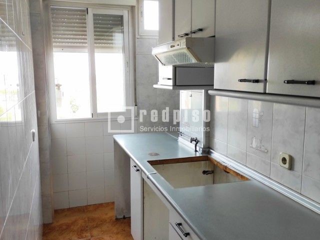 Piso en venta en calle De Moncada, Villaverde, Madrid 8/20