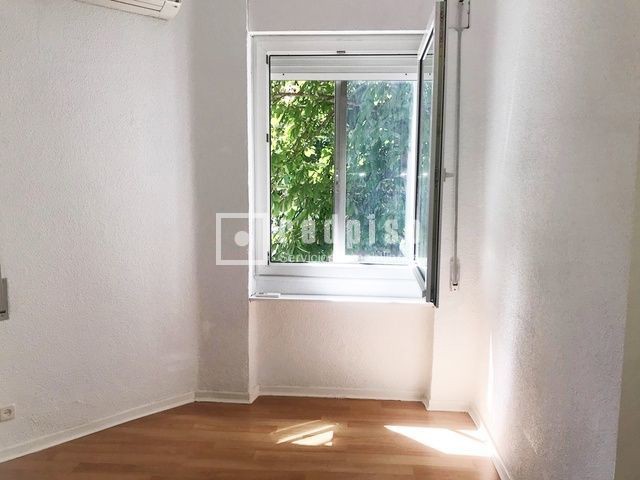 Piso en alquiler en calle De Cristóbal Bordiú, Chamberí, Madrid 12/28