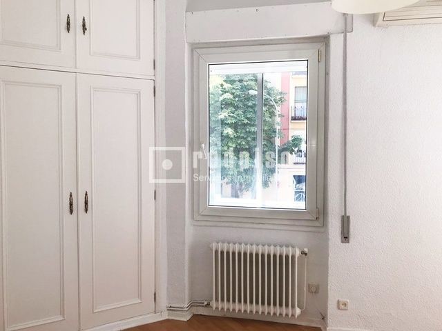 Piso en alquiler en calle De Cristóbal Bordiú, Chamberí, Madrid 10/28