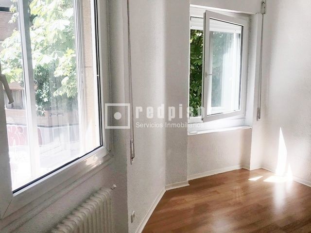 Piso en alquiler en calle De Cristóbal Bordiú, Chamberí, Madrid 9/28