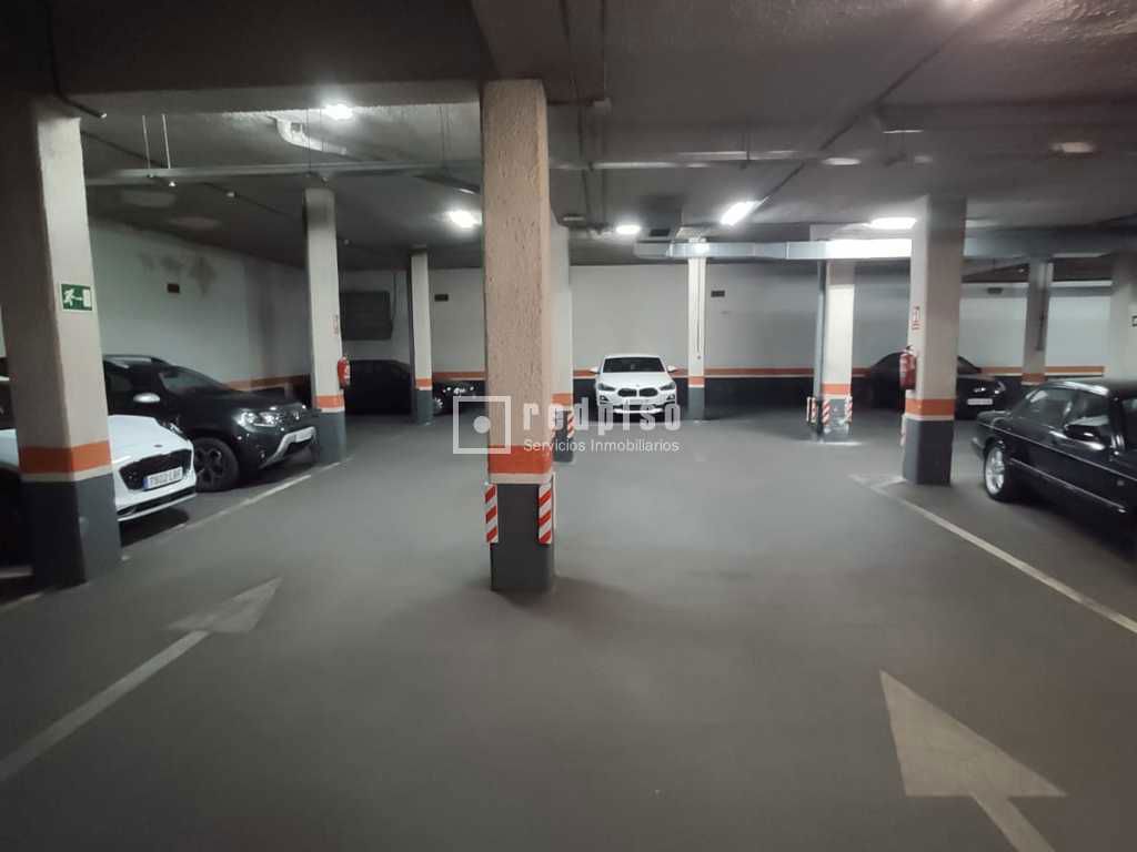 Parking en alquiler en calle De José Silva, Madrid, Madrid 3/5