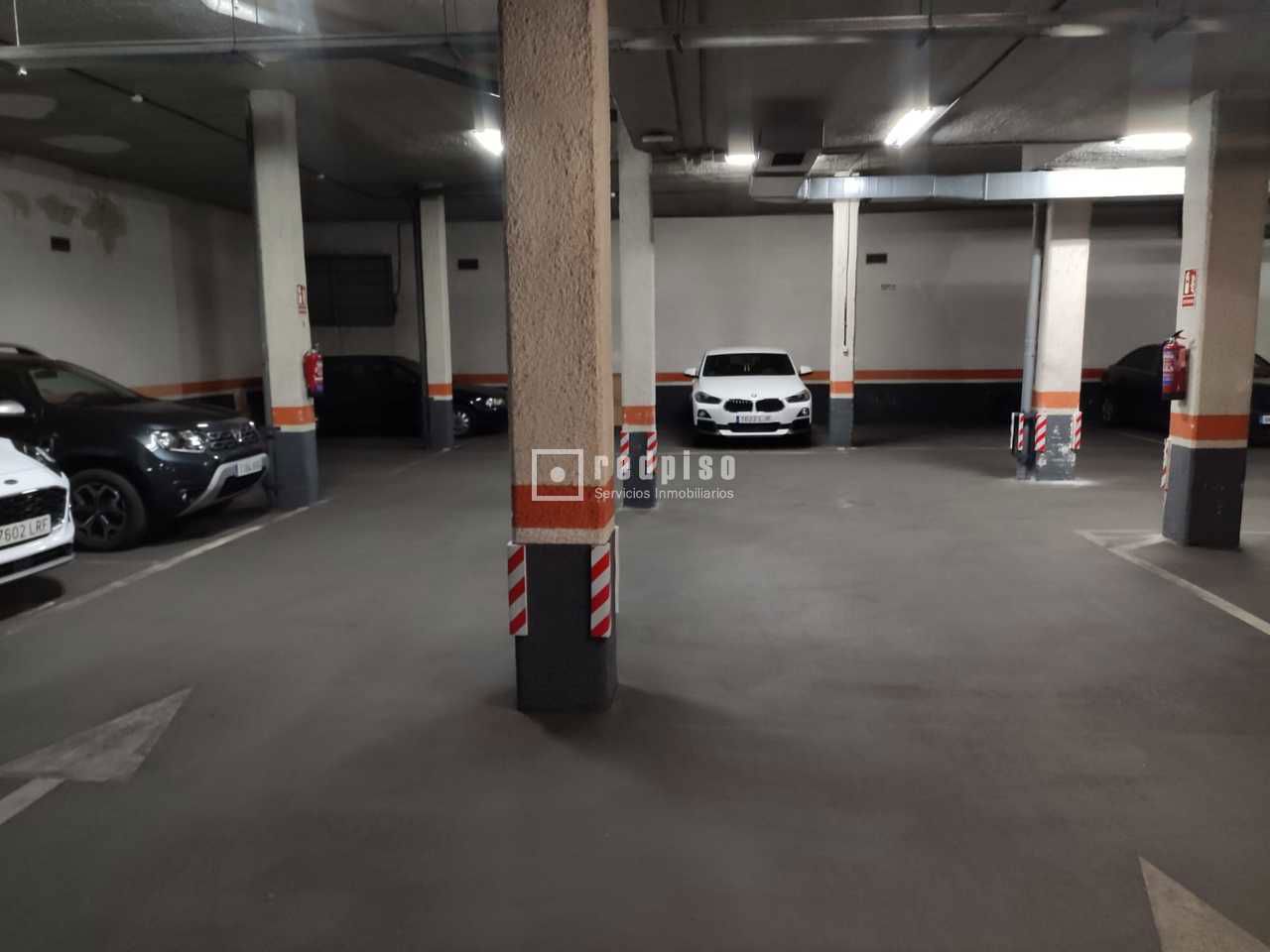 Parking en alquiler en calle De José Silva, Madrid, Madrid 4/5
