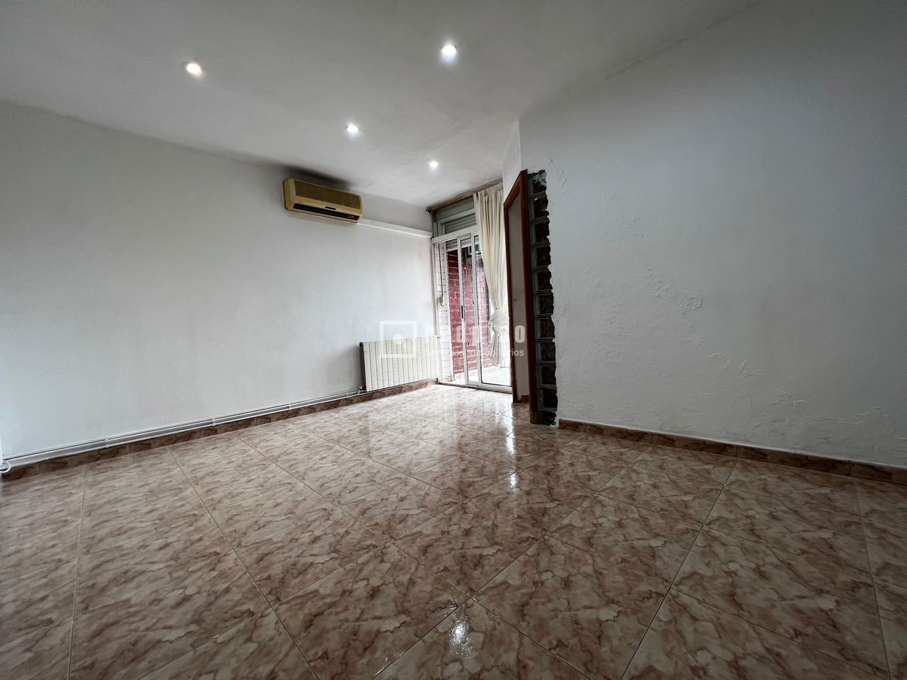 Piso en venta en Santa Coloma De Gramenet, Barcelona 2/12
