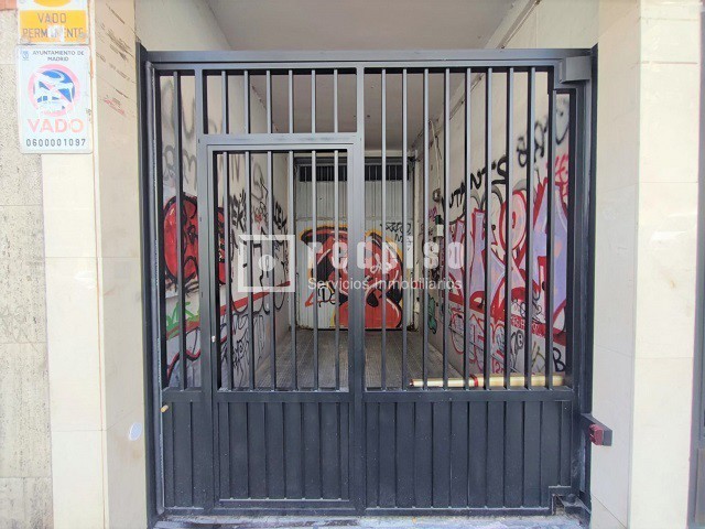 Garaje en venta en calle De Pamplona, 53,  Tetuán, Madrid 3/17