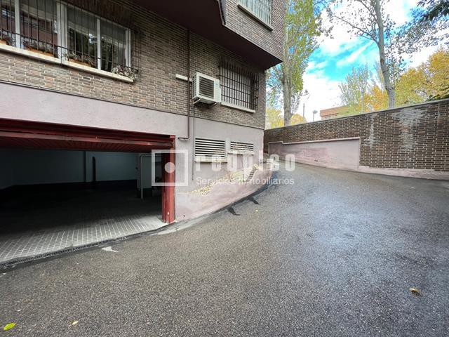 Garaje en venta en calle De Torpedero Tucumán, Chamartín, Madrid 8/11