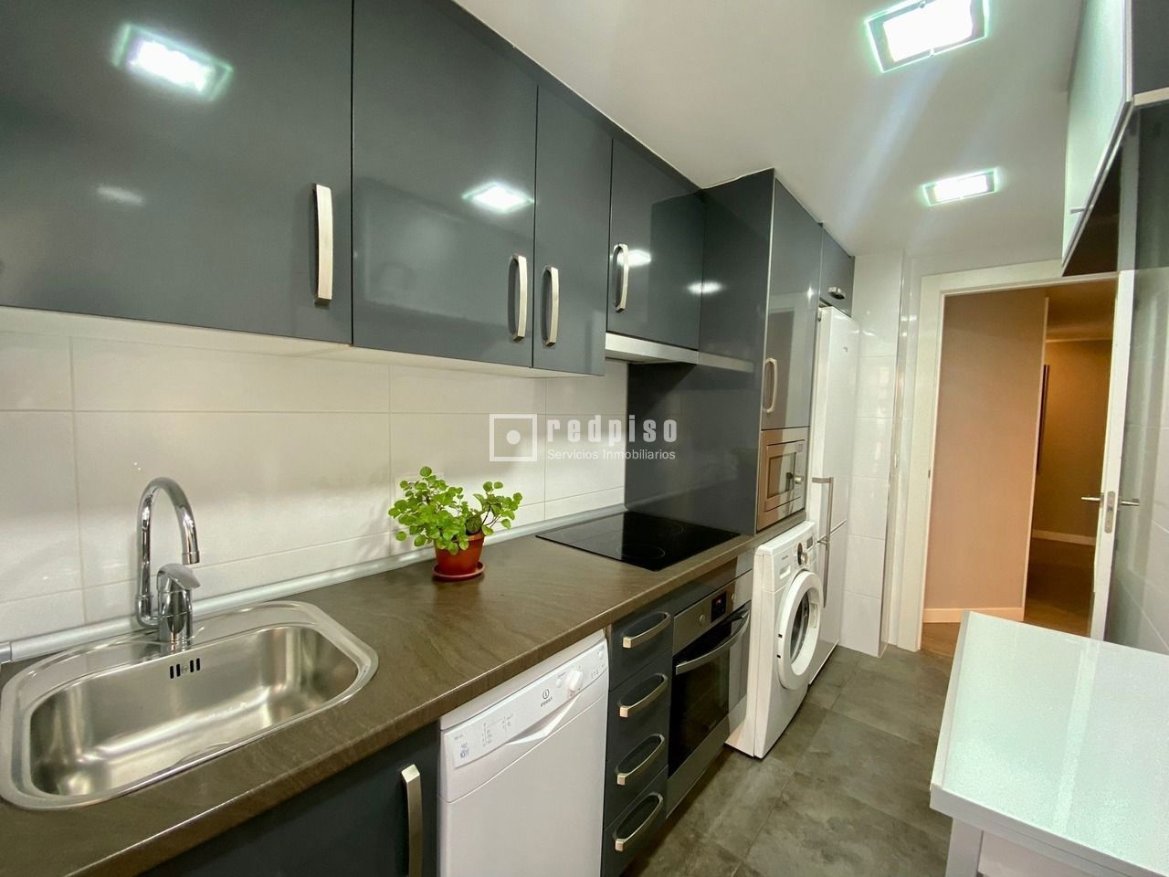 Piso en venta en  calle Biarritz, Zaragoza  1/1