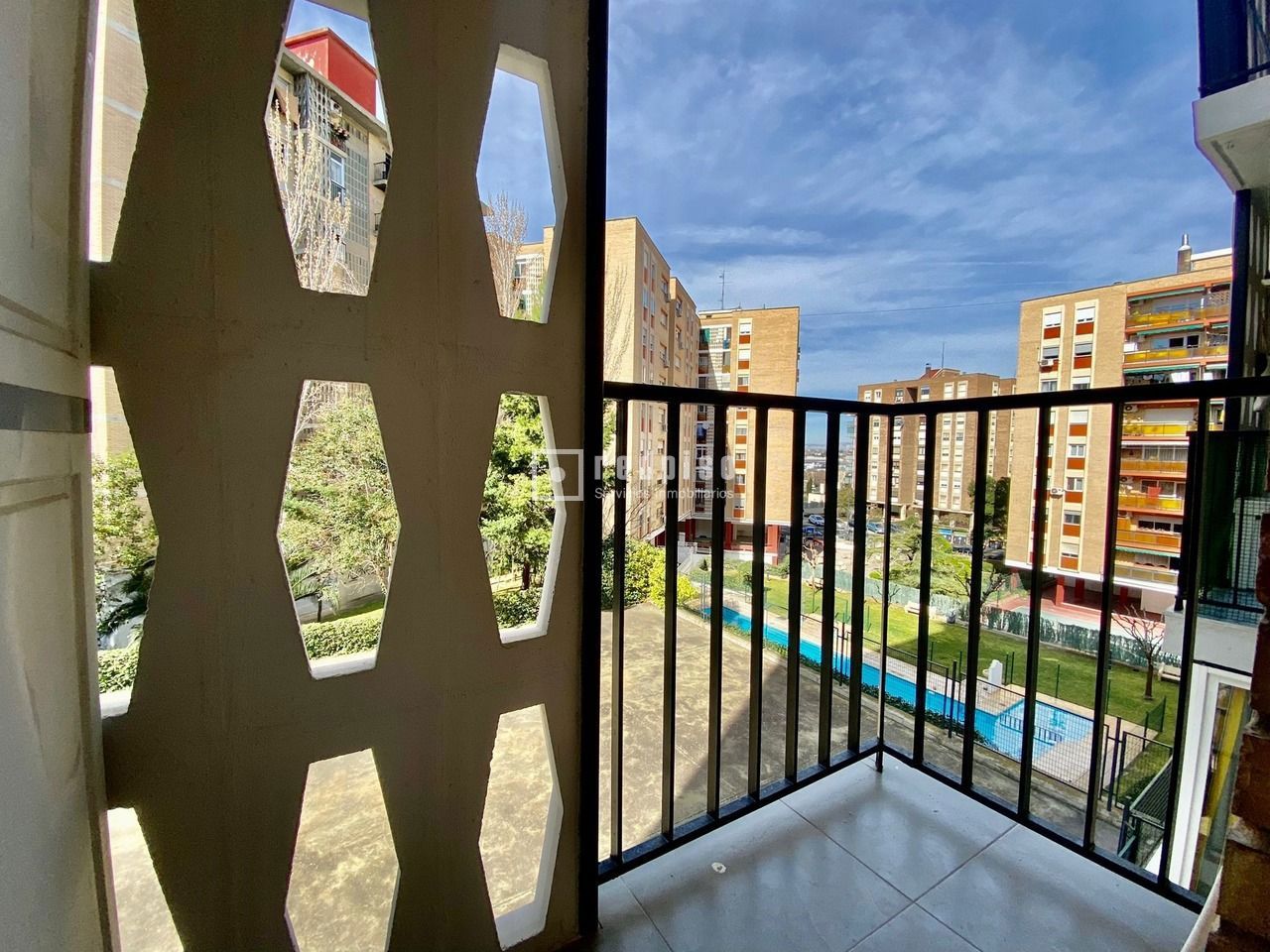 Piso en venta en calle Biarritz, Zaragoza, Zaragoza 3/47