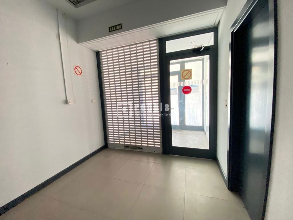 Local en alquiler en  calle de Federico García Lorca, Zaragoza  5/12