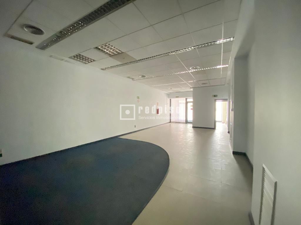 Local en alquiler en  calle de Federico García Lorca, Zaragoza  1/1