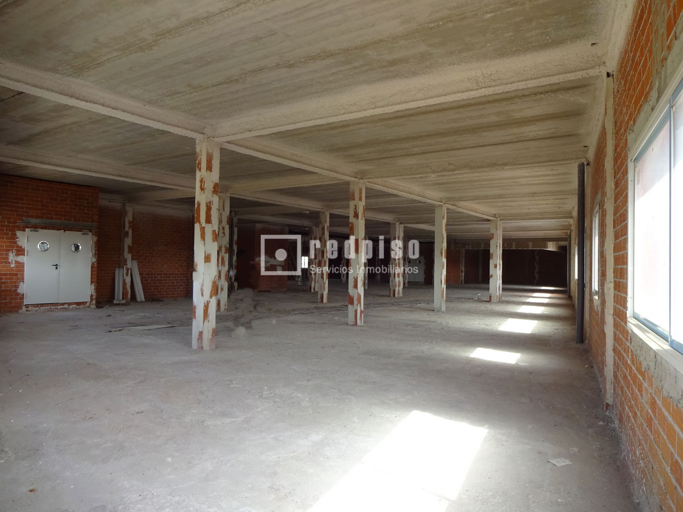 Local en alquiler en  calle de Rivas, 35, Vicálvaro, Madrid  13/15