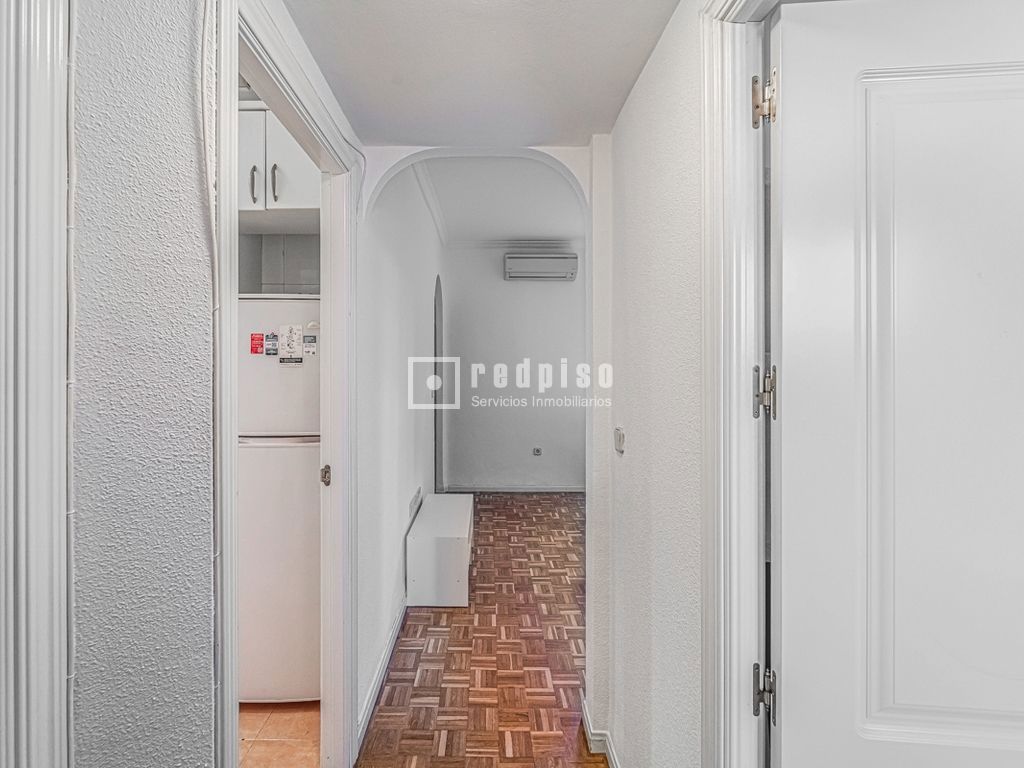 Piso en alquiler en calle De María De Guzmán, Chamberí, Madrid 8/29