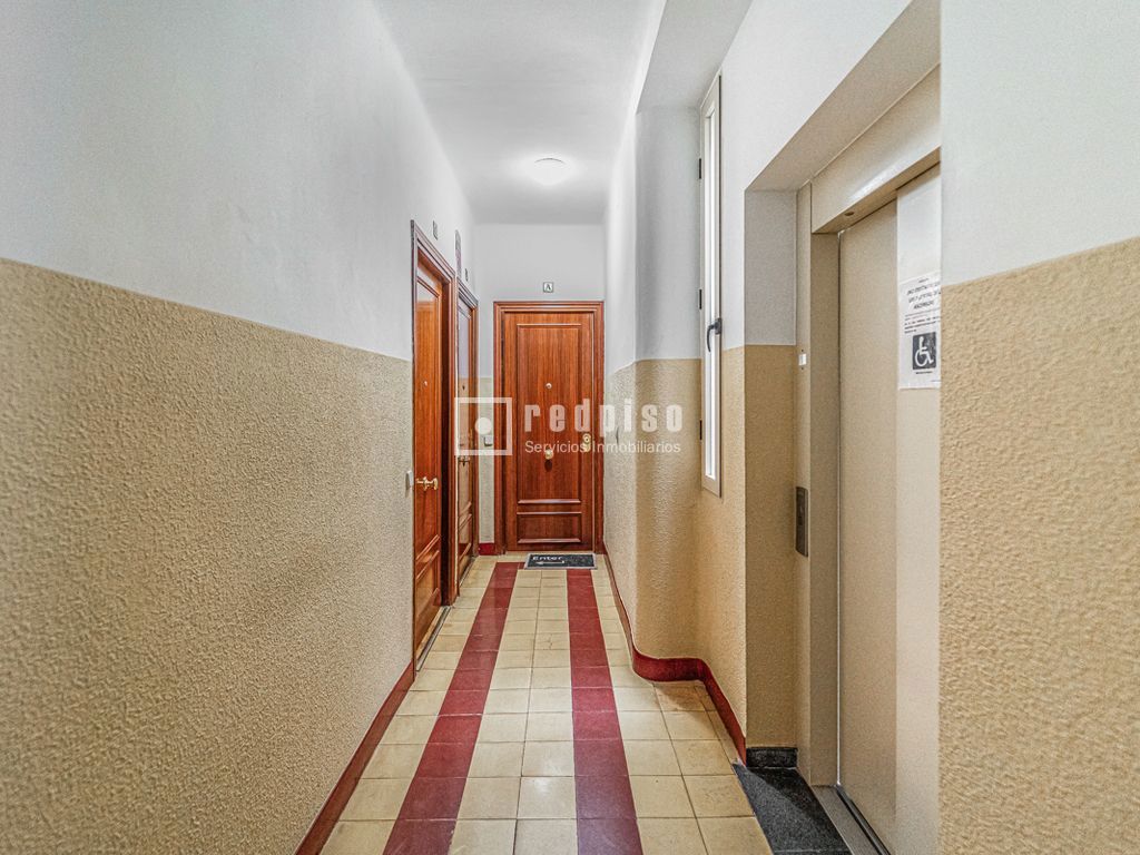 Piso en alquiler en calle De María De Guzmán, Chamberí, Madrid 27/29