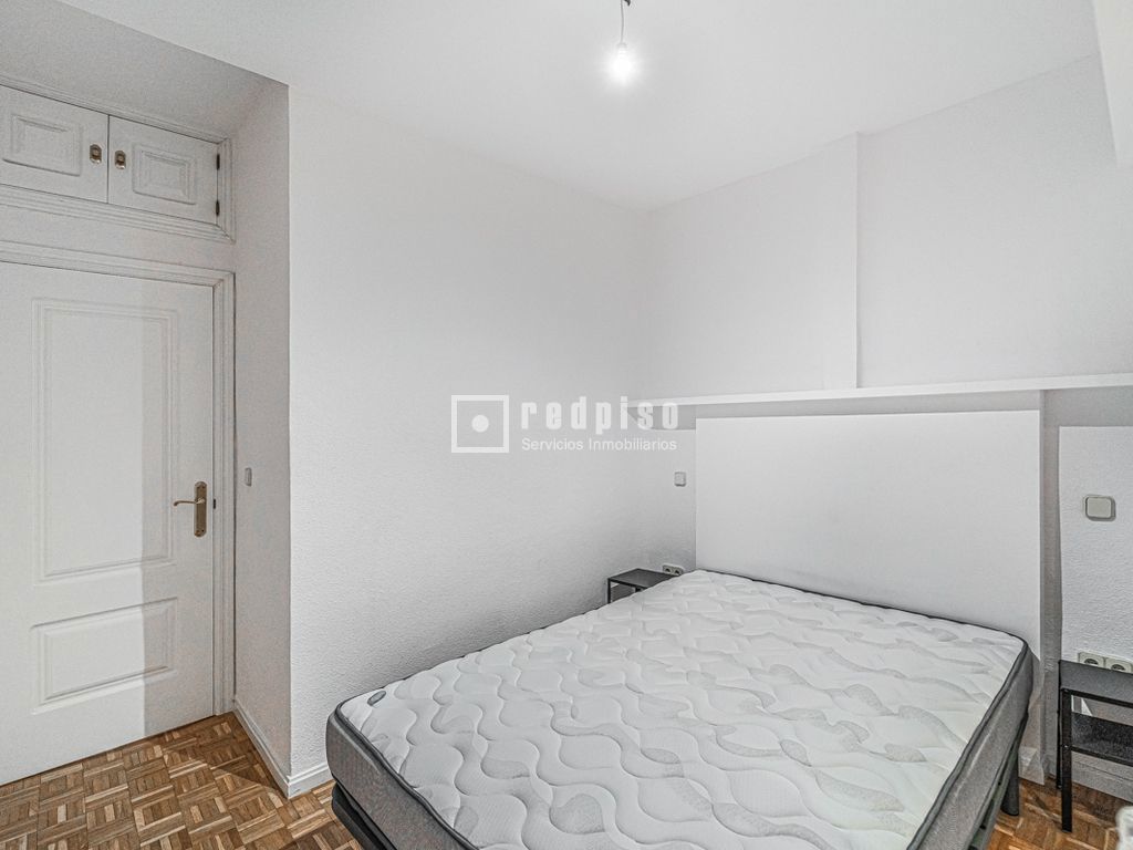 Piso en alquiler en calle De María De Guzmán, Chamberí, Madrid 17/29