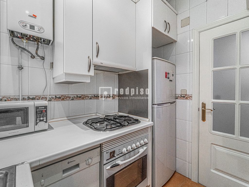 Piso en alquiler en calle De María De Guzmán, Chamberí, Madrid 12/29