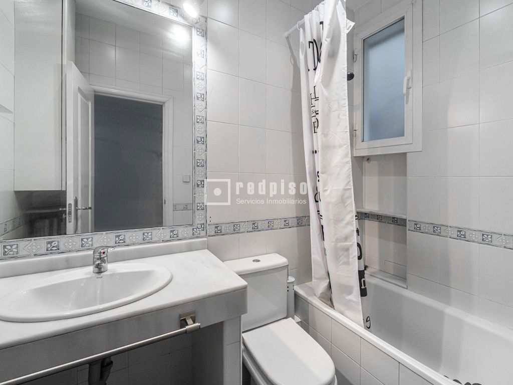 Piso en alquiler en calle De María De Guzmán, Chamberí, Madrid 21/29