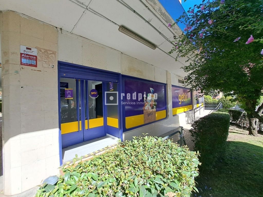 Local en alquiler en  calle de Cuevas del Almanzora, Hortaleza, Madrid  1/1