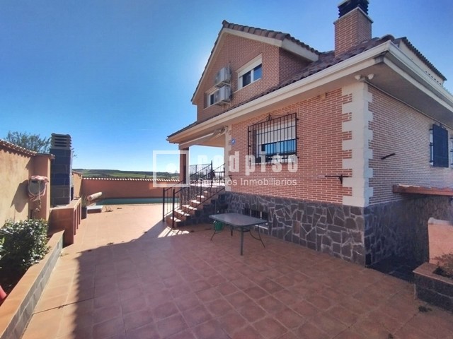 Casa en venta en calle De Coruña, Torrejón Del Rey, Guadalajara 55/64