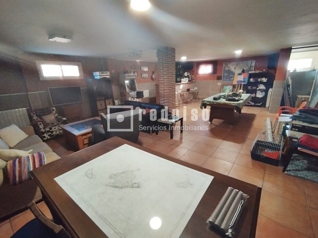 Casa en venta en calle De Coruña, Torrejón Del Rey, Guadalajara 49/64