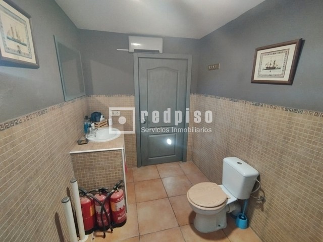 Casa en venta en calle De Coruña, Torrejón Del Rey, Guadalajara 52/64