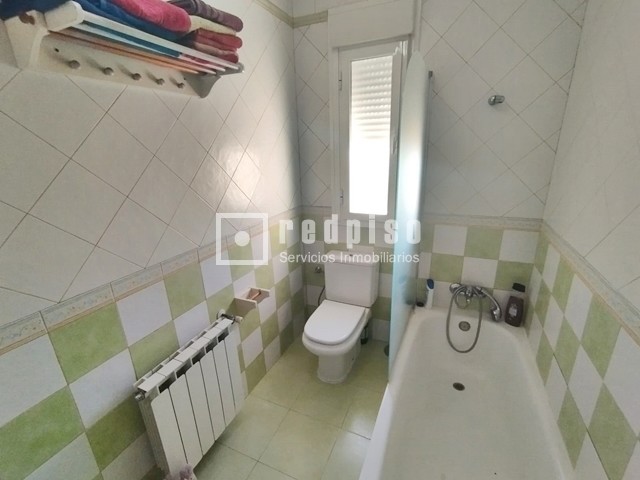 Casa en venta en calle De Coruña, Torrejón Del Rey, Guadalajara 10/64