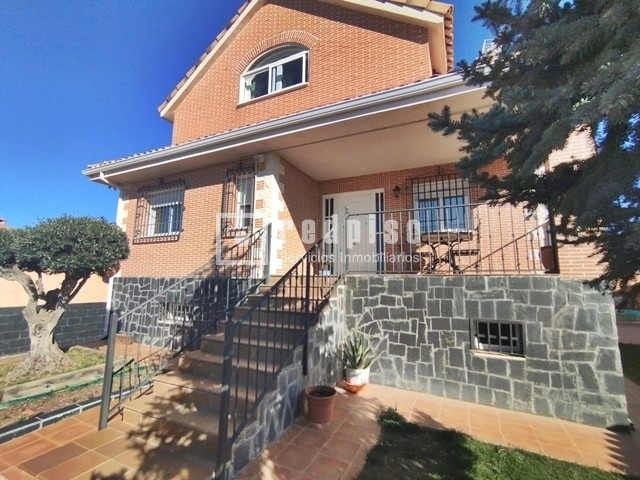 Casa en venta en calle De Coruña, Torrejón Del Rey, Guadalajara 57/64