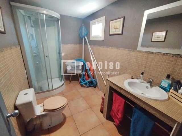 Casa en venta en calle De Coruña, Torrejón Del Rey, Guadalajara 53/64