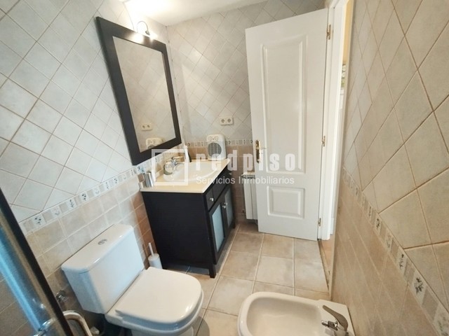 Casa en venta en calle De Coruña, Torrejón Del Rey, Guadalajara 33/64