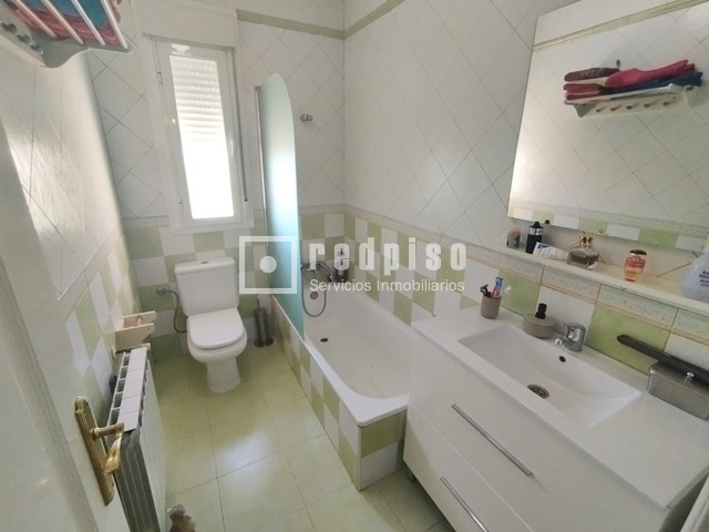 Casa en venta en calle De Coruña, Torrejón Del Rey, Guadalajara 11/64