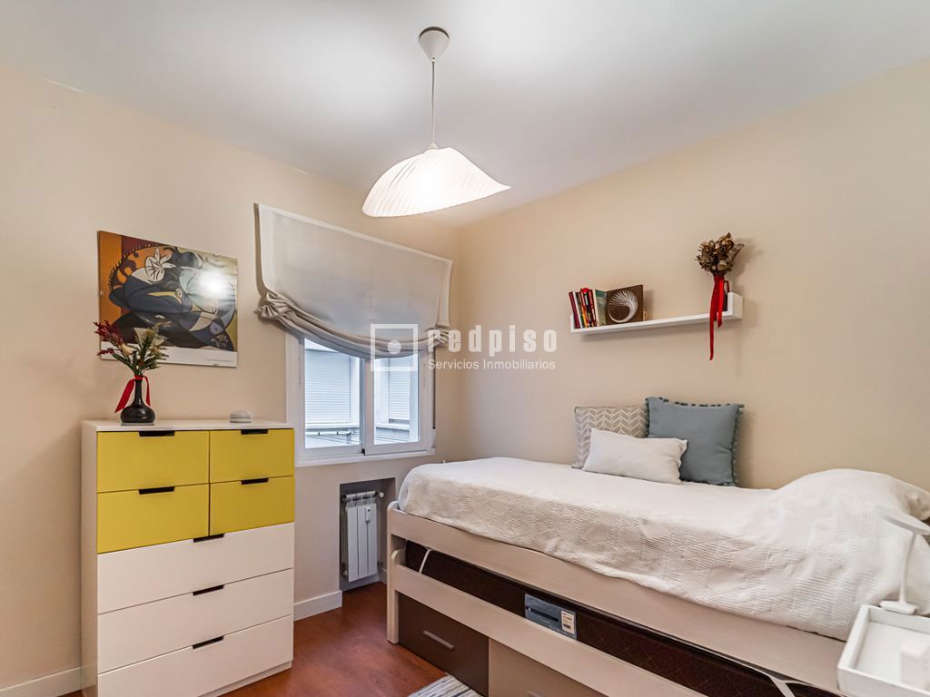 Piso en venta en calle De Lanuza, Madrid, Madrid 32/41