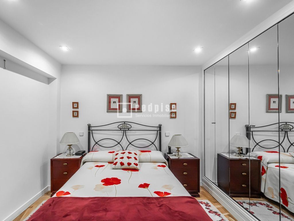 Piso en venta en calle Del Marqués De Mondéjar, Salamanca, Madrid 33/40