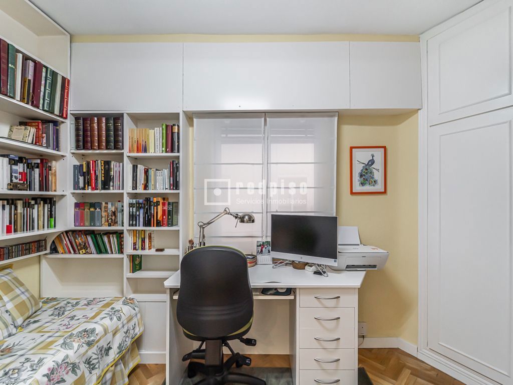 Piso en venta en calle Del Marqués De Mondéjar, Salamanca, Madrid 36/40