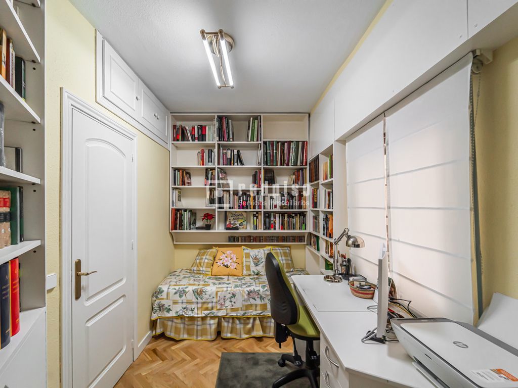 Piso en venta en calle Del Marqués De Mondéjar, Salamanca, Madrid 37/40