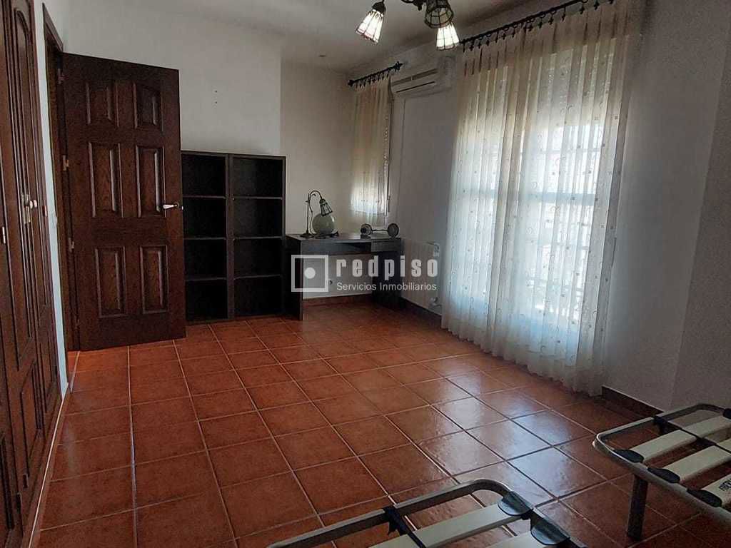 Casa en alquiler en  calle de Berlín, Talavera de la Reina, Toledo  12/31