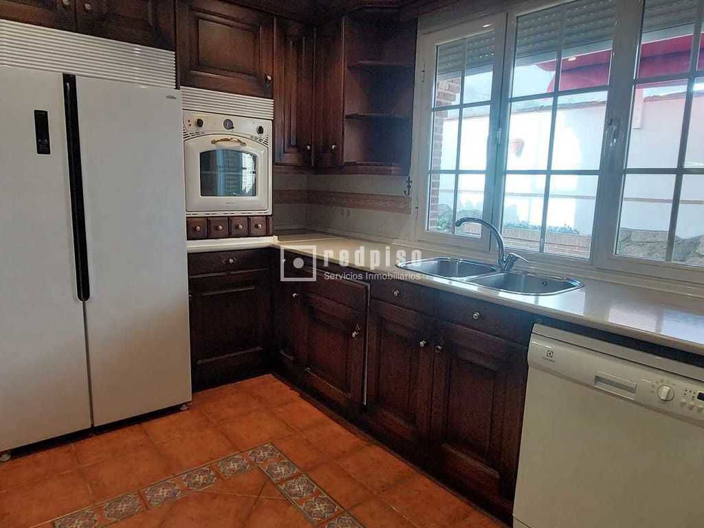 Casa en alquiler en  calle de Berlín, Talavera de la Reina, Toledo  9/31