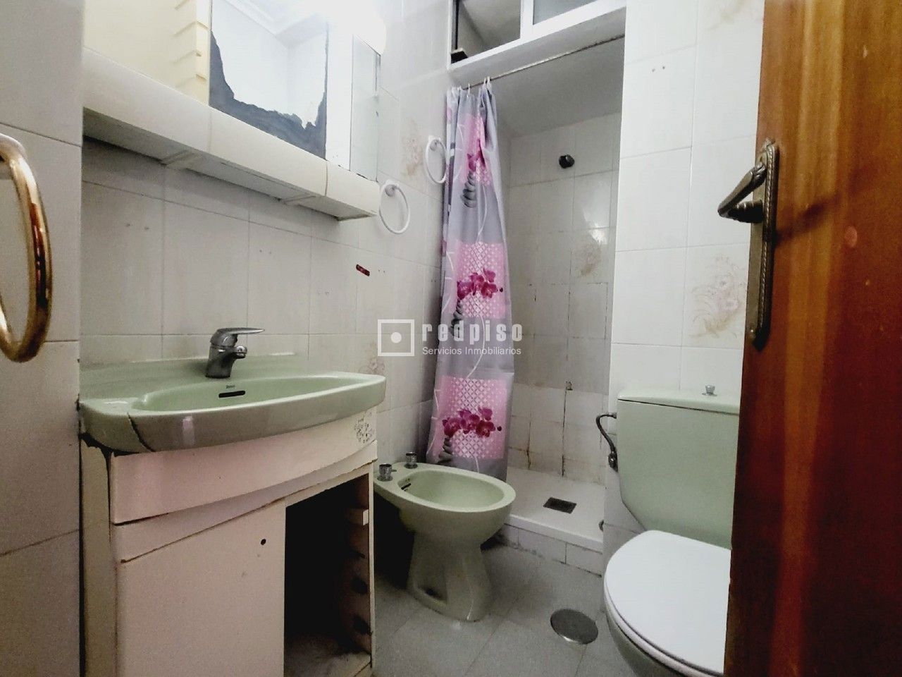 Piso en venta en  calle de la Constitución, Alcobendas, Madrid  12/30