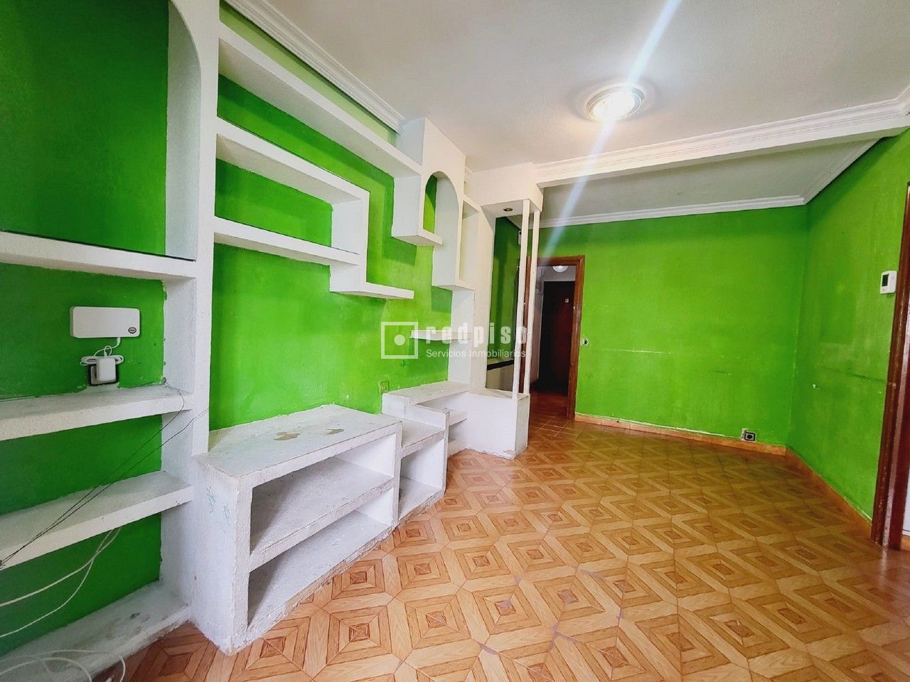 Piso en venta en  calle de la Constitución, Alcobendas, Madrid  6/30