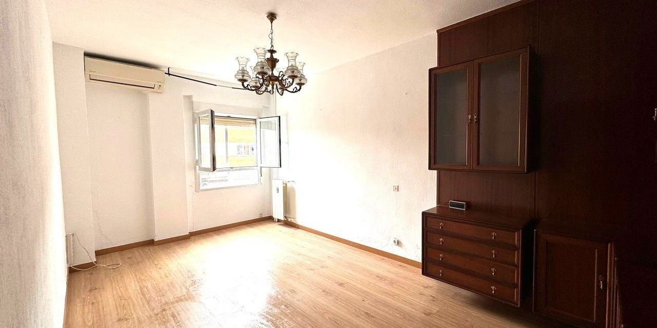 Piso en venta en  avenida de Carabanchel Alto, Madrid  1/1