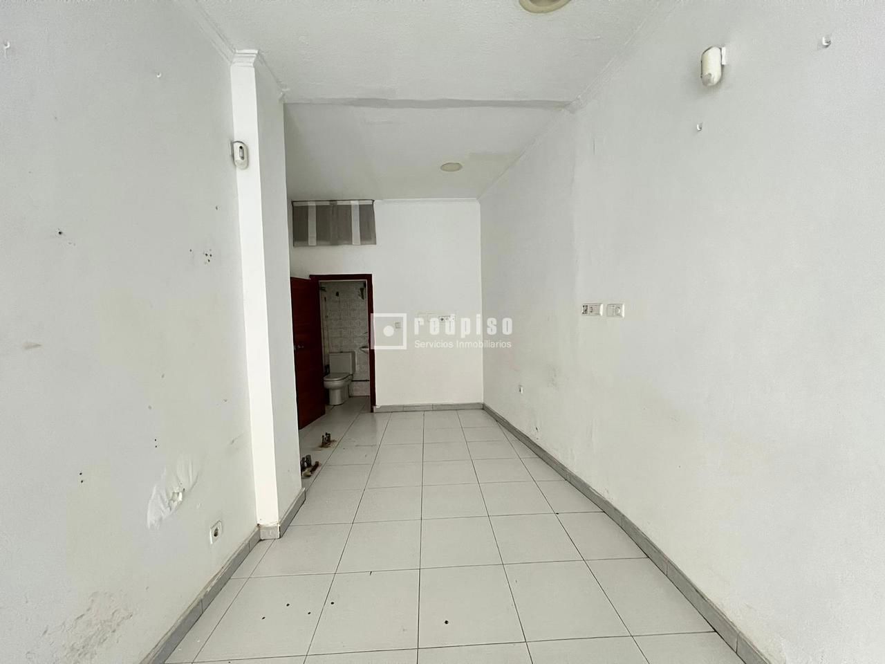 Local en venta en  calle de la Ronda Garay, Murcia  5/7