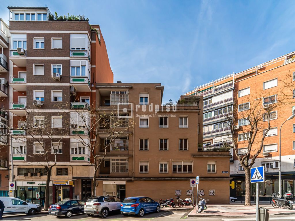 Piso en venta en  paseo del Marqués de Zafra, Madrid  1/1