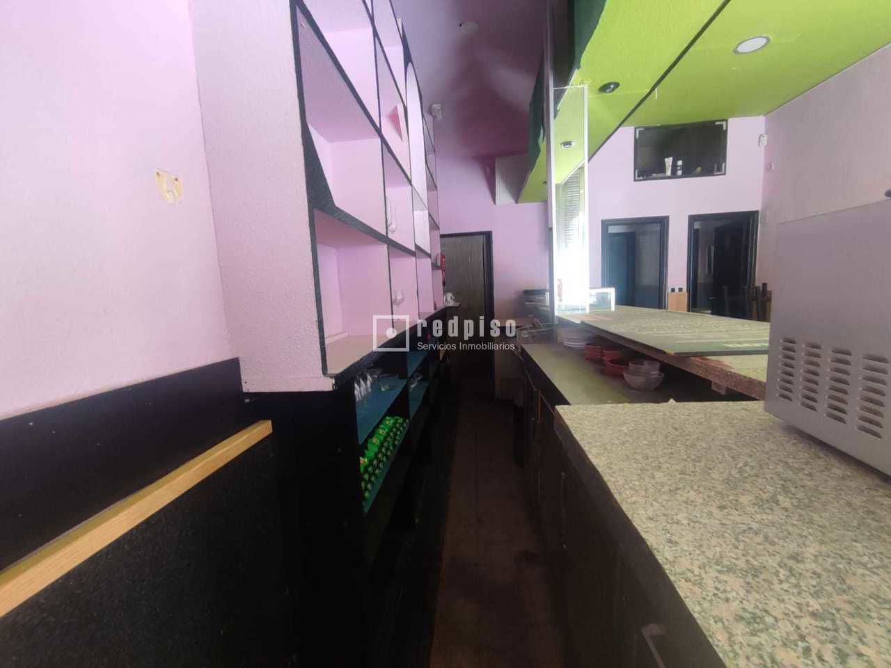 Local en venta en  calle de Badajoz, Alcorcón, Madrid  4/8