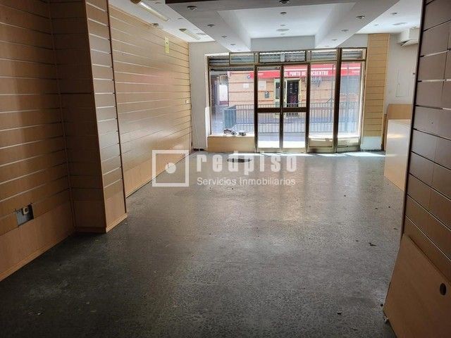 Local en venta en calle Del Alcalde Próspero Castaño, San Juan De Aznalfarache, Sevilla 2/11